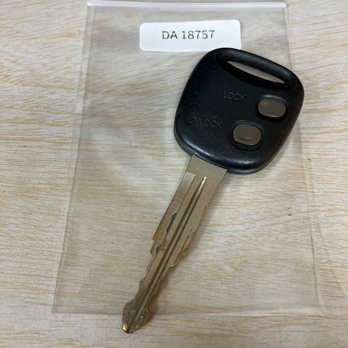 DA18757 ダイハツ 白基盤 純正 キーレス 2ボタン ミラ ミラジーノ L700S ネイキッド ムーヴ コペン マックス等 リモコン拍卖