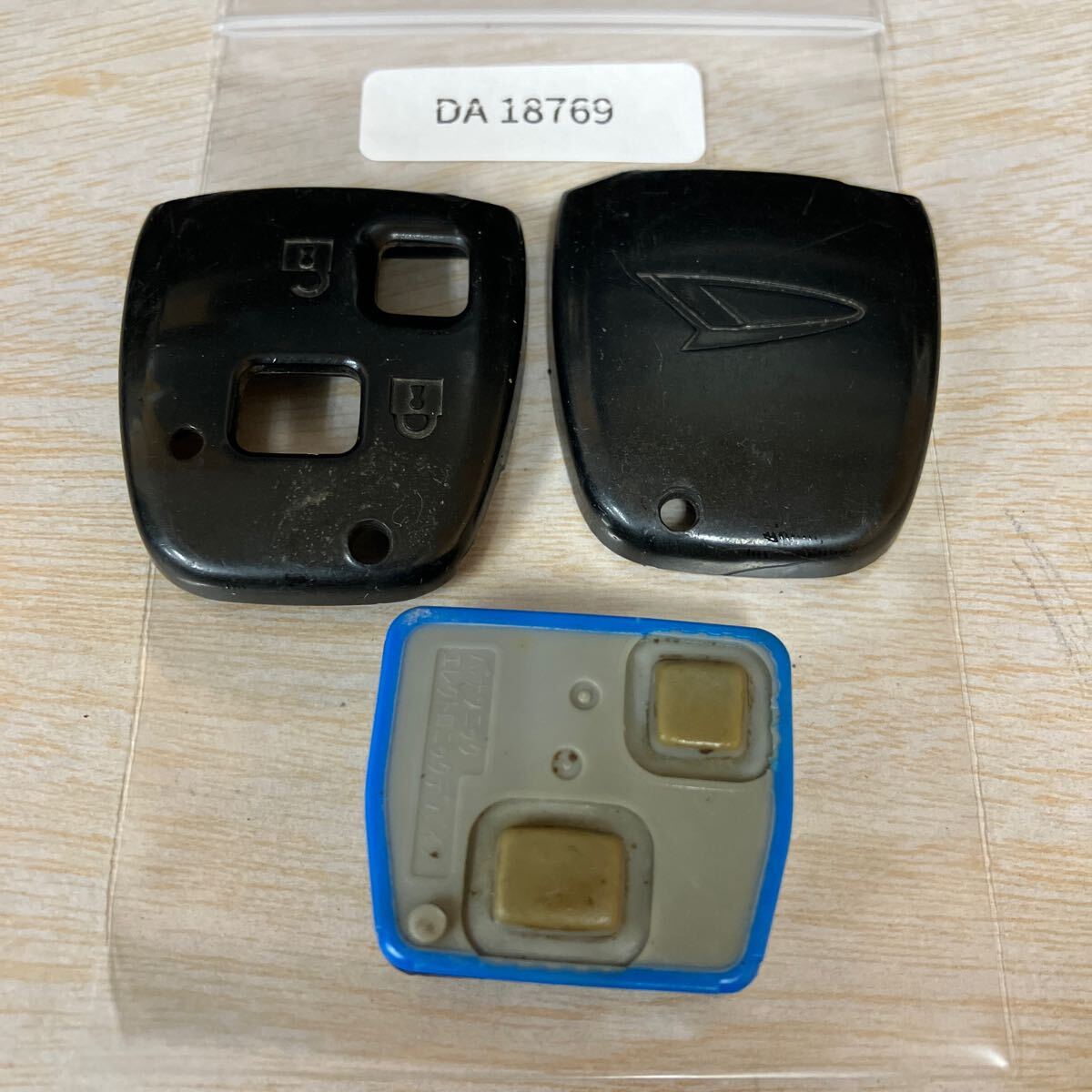 DA18769 点灯 ダイハツ 純正 キーレス 2ボタン パッソ ラッシュ bB ムーヴラテ エッセ ブーン ハイゼット アトレー 等 リモコン 青枠拍卖