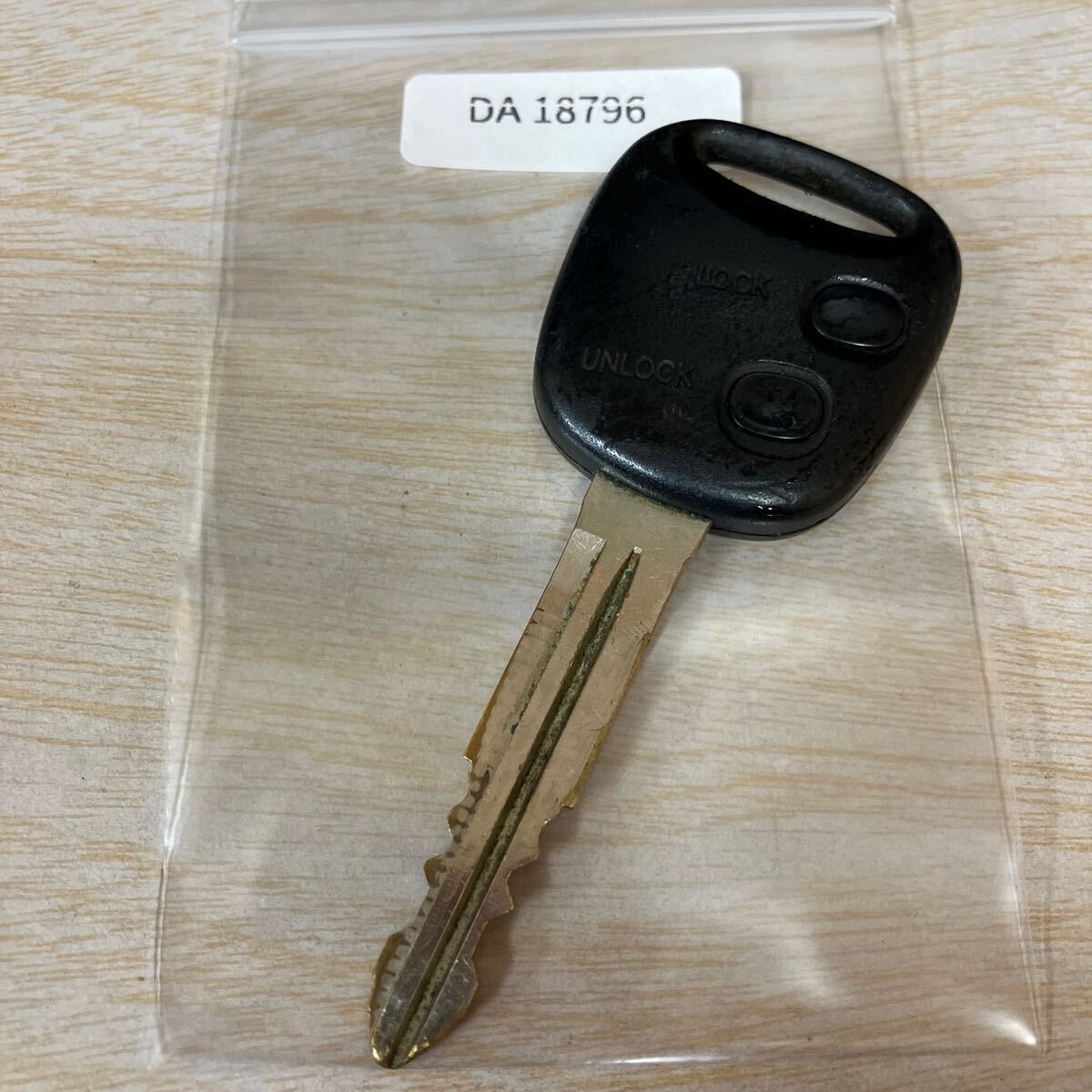 DA18796 ダイハツ グレー基盤 純正 キーレス 2ボタン ミラ ミラジーノ ネイキッド L760S ムーヴ コペン マックス等 リモコン拍卖