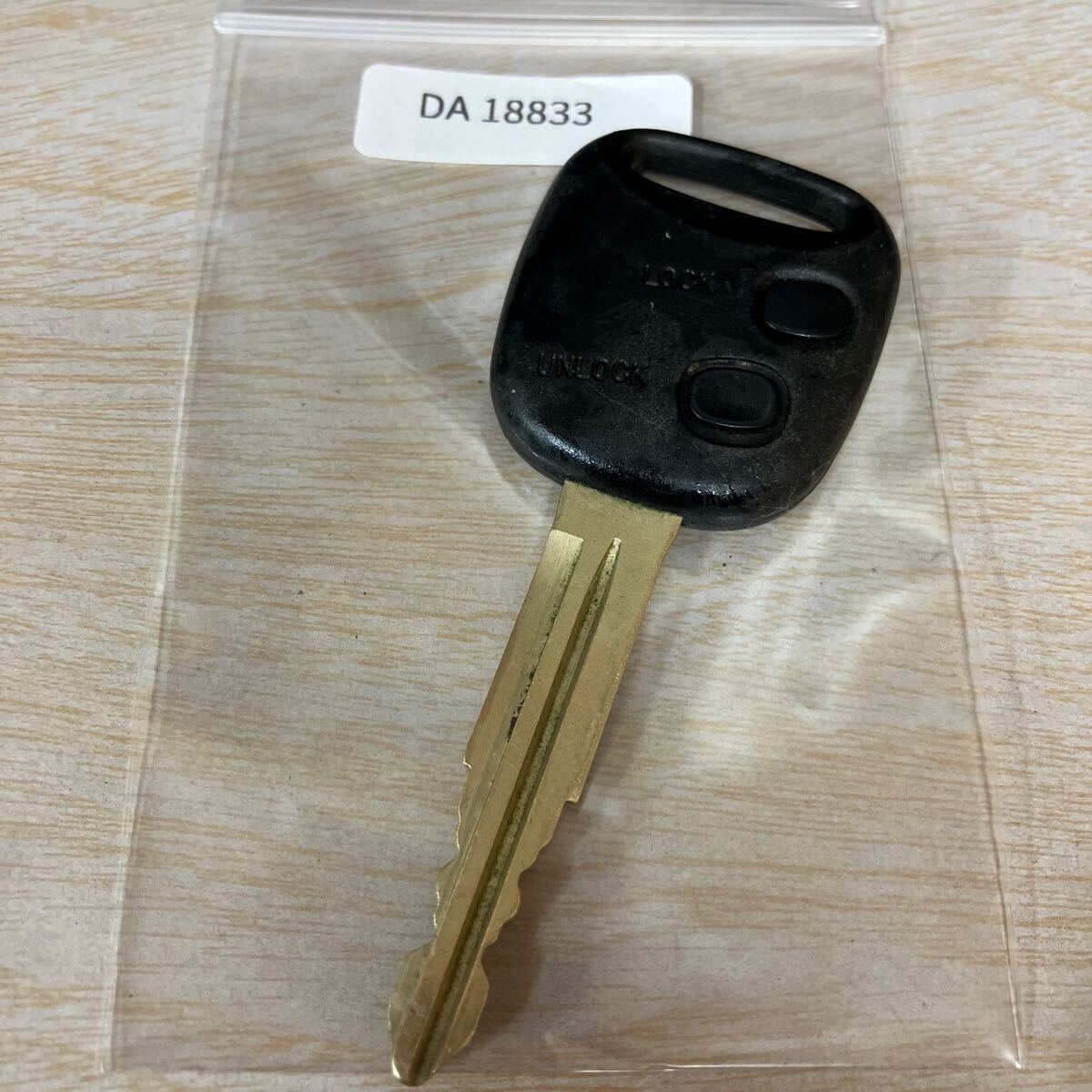 DA18833 ダイハツ 白基盤 純正 キーレス 2ボタン ミラ ミラジーノ ネイキッド L760S ムーヴ コペン マックス等 リモコン拍卖