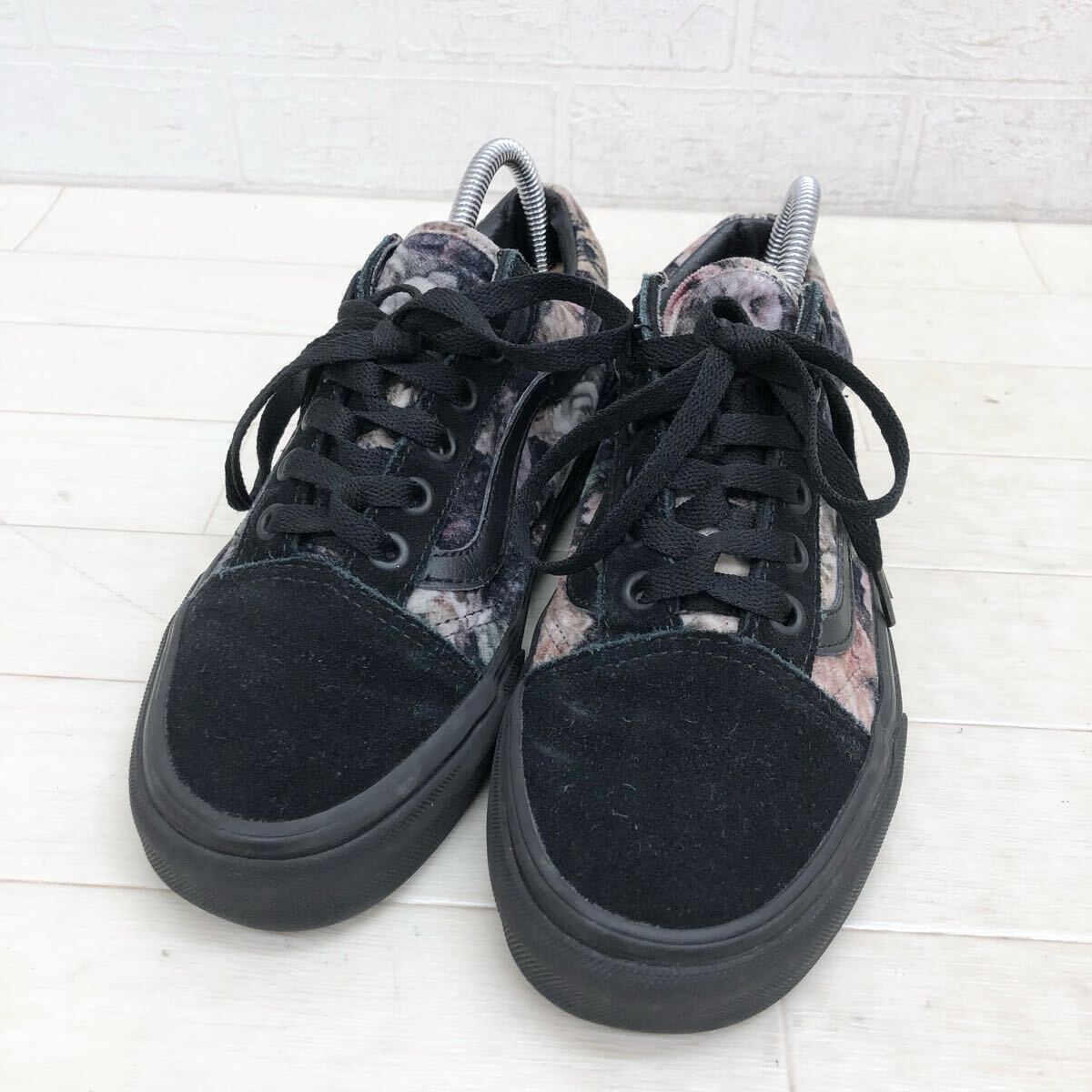 1724〓 VANS バンズ ヴァンズ スニーカー レディース サイズ23 花柄 ブラック 靴 シューズ カジュアルシューズ拍卖