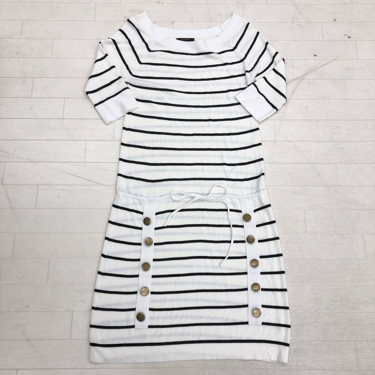 1725〓 TORRAZZO DONNA トラッゾドンナ ニットワンピース レディース ホワイト ブラック ボーダー柄 カジュアル拍卖