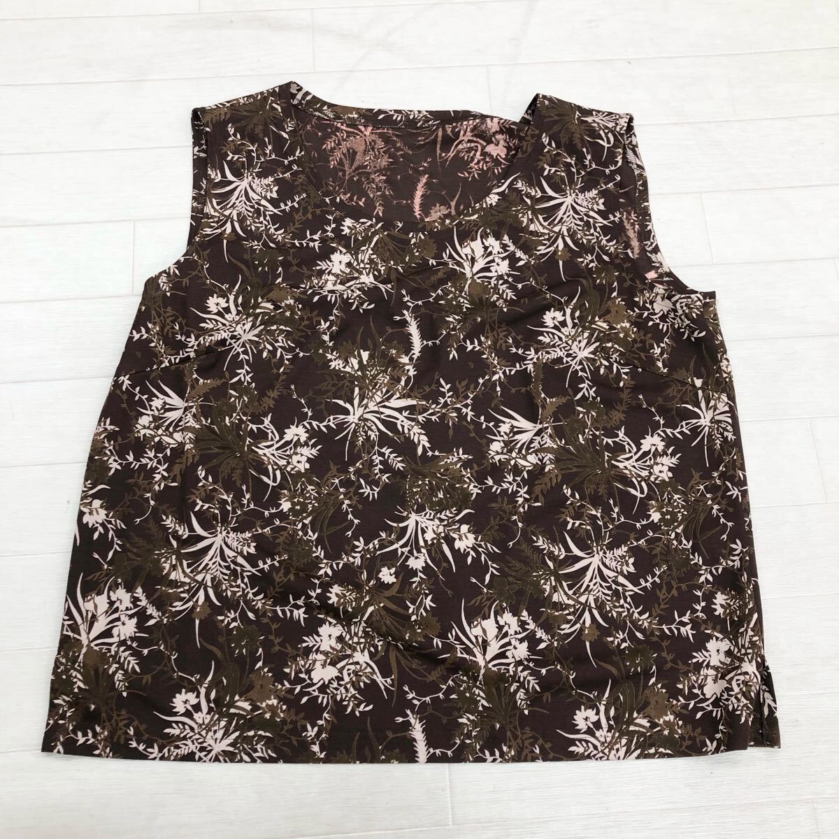 1728〓 Leilian レリアン ノースリーブカットソー レディース サイズ11 ダークブラウン 花柄 トップス ベスト拍卖