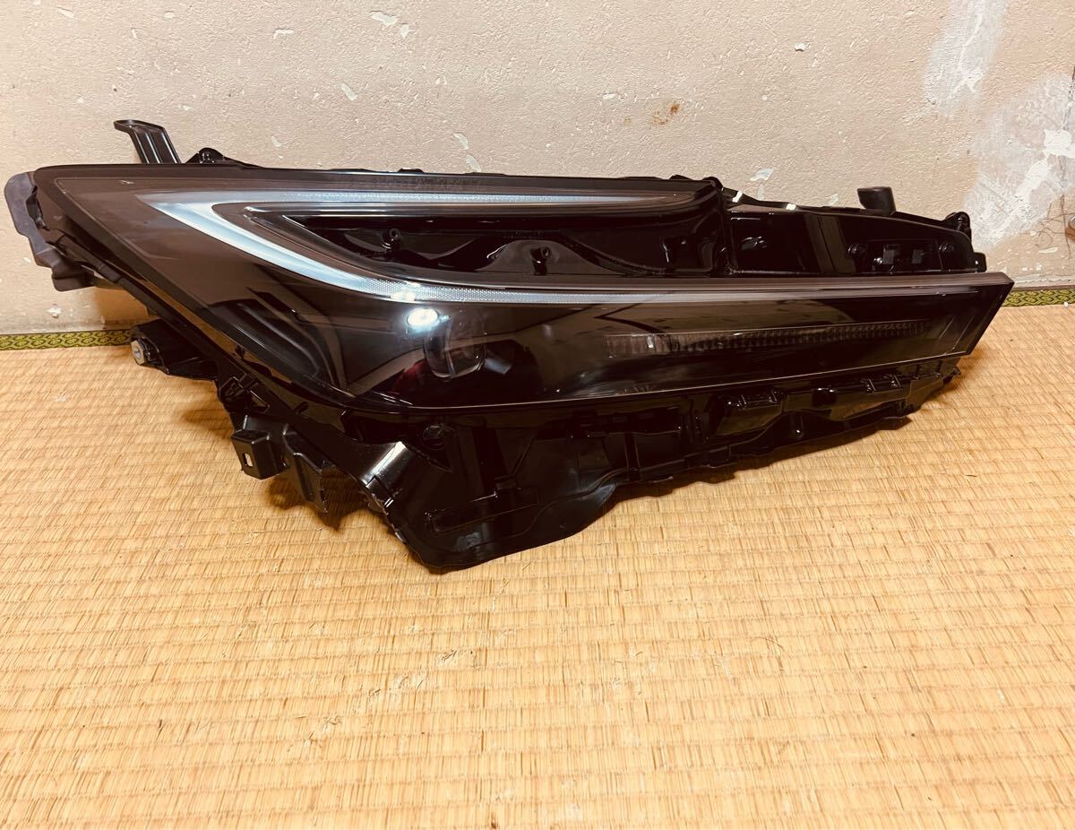 プリウス ZVW60/ZVW65 MXWH60/MXWH65 LED 右 ヘッドランプ KOITO 47-123 T238拍卖