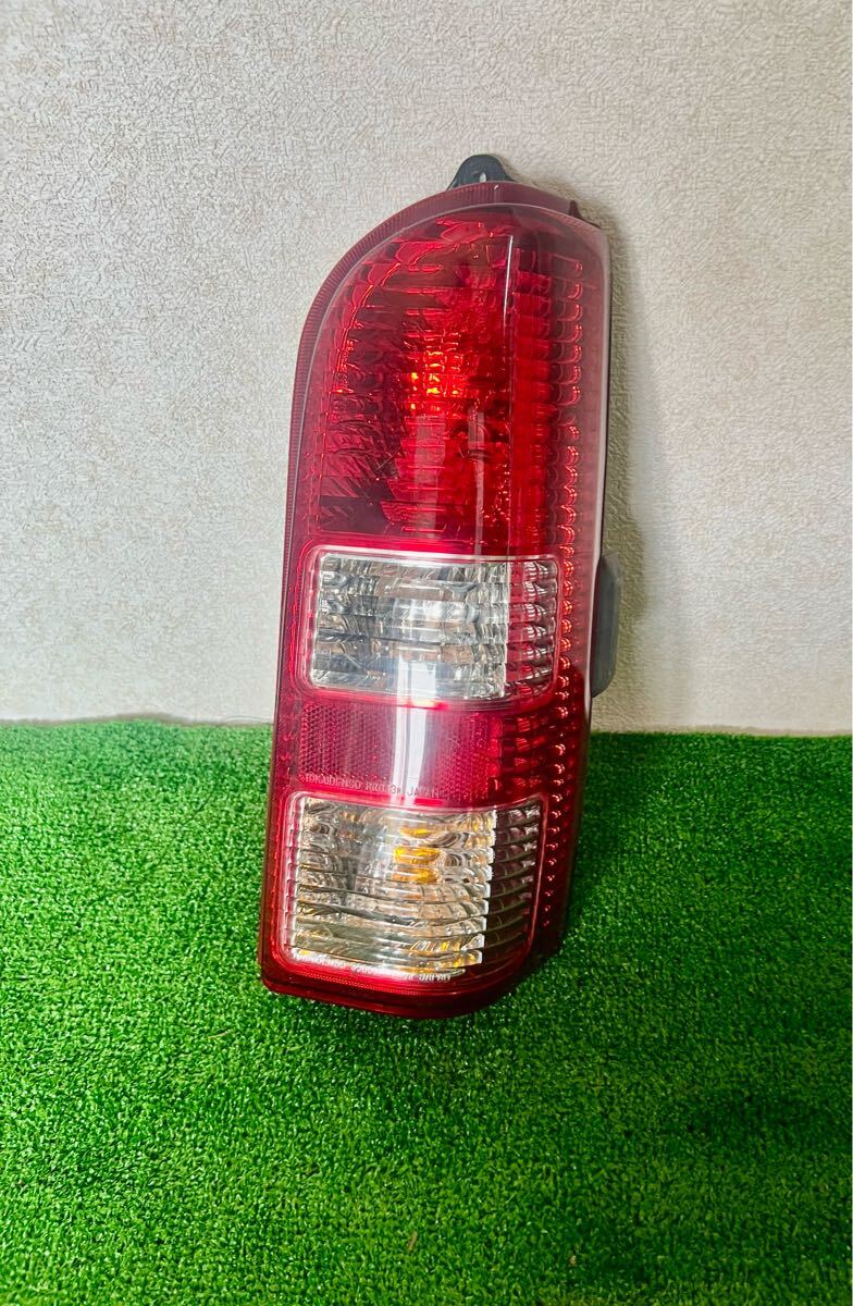 スズキ DA52/62 エヴリィ 後期 スクラム 右テールレンズ 35603-63H0 テールランプ拍卖