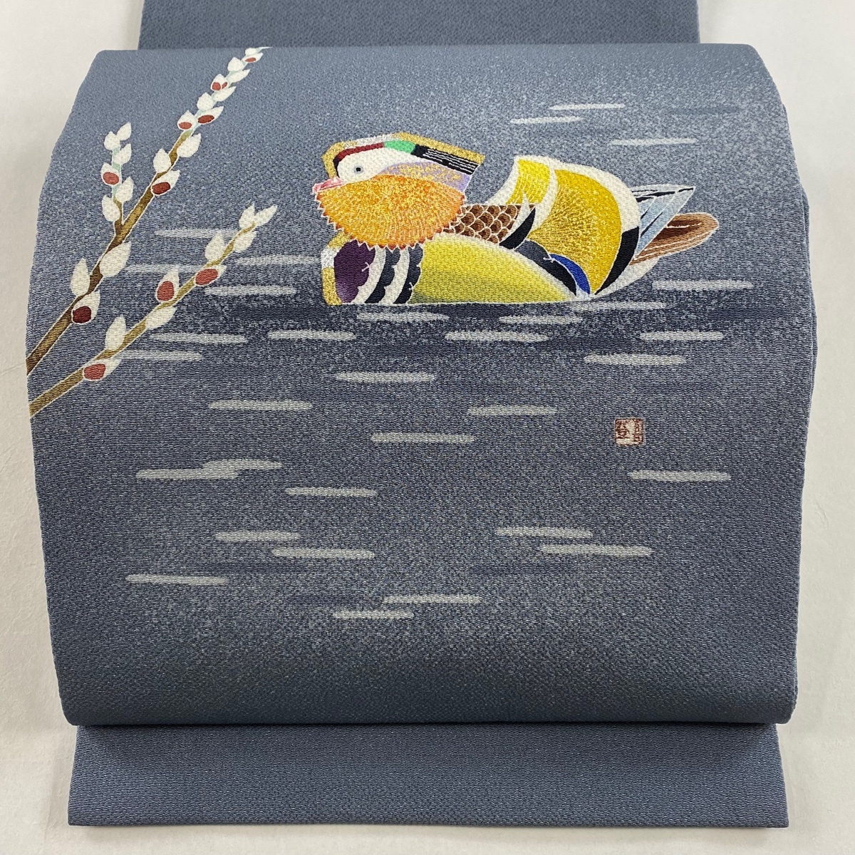 【在庫一掃】 開き名古屋帯 逸品 人間国宝 羽田登喜男 落款 鴛鴦 蕾 金銀彩 縮緬 灰色 正絹 【中古】拍卖