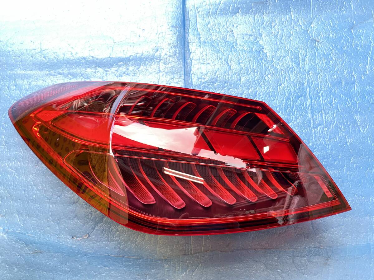 W206 Cクラス 左テールライト 2504-2719拍卖
