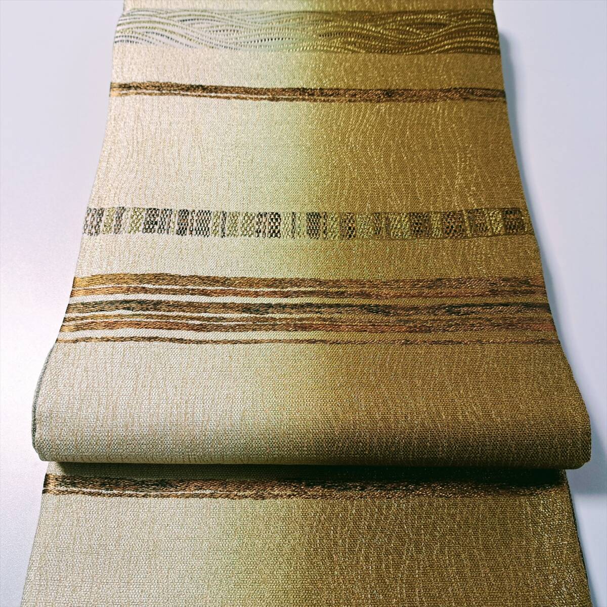 即決■着物の越田■幅31長さ447 正絹 袋帯 ★美品★ 変わり横段 グラデーション 金糸有り 六通柄 ■ふ28J07拍卖