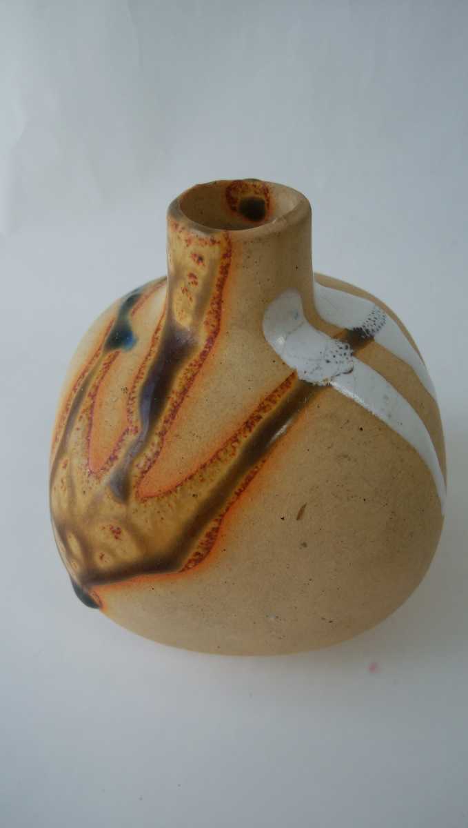 再々値下げ!未使用!一輪挿し陶器 民芸品 陶器 4角ミニ花瓶 釉薬が自然に垂れ、色合いも素敵 信楽焼? 約8×8.5cm 口直径2cm拍卖