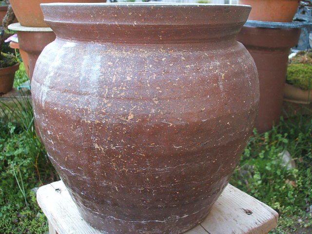 ■作不明・壺・高さ26㎝・口周り巾25㎝・胴径巾27㎝・飾り・コレクション拍卖