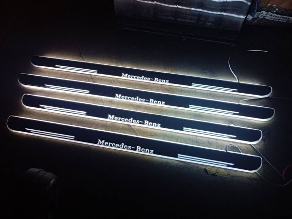 【新商品】W222 エントランス イルミネーション モール 4枚SET ホワイト メルセデスベンツ 社外品 W222-007拍卖