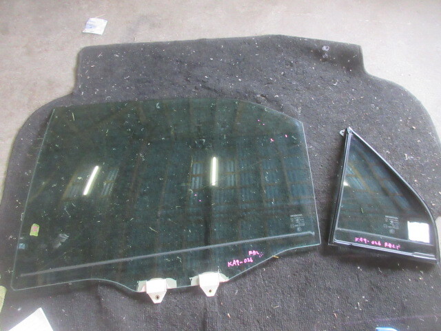 ★④R7G9241 KA9 レジェンド 純正左リアドアガラスセット 修理やストック等に拍卖