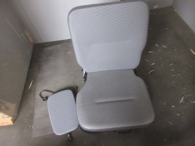 ★⑤R7A8498 DR16T クリッパー 純正右シート 運転席側 キャリィ 修理やストック等に拍卖