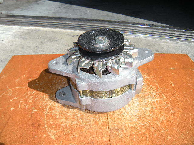 三菱重工、産業機械/キャタピラー用オルタネーター(ダイナモ)リビルト品 100211-0250、8N2268拍卖