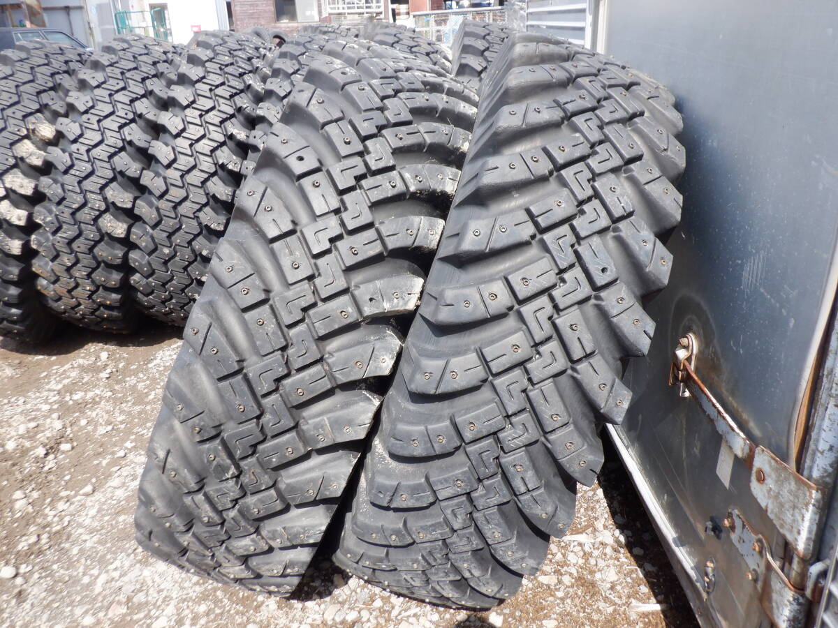 2本 グレーダー用 スパイクタイヤ 国産品 ブリヂストン スノーグリップL 14.00-24TG 20PR 北海道 1400-24 除雪車拍卖
