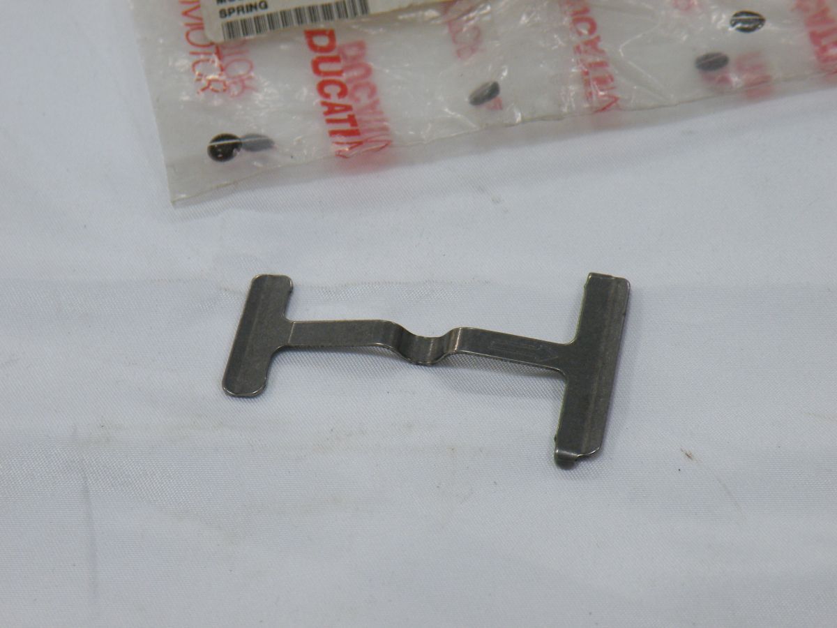 送料無料! 未使用品 000077782 DUCATIドゥカティ 900SS M900 純正ブレーキ スプリング 1個入り RHA0077拍卖