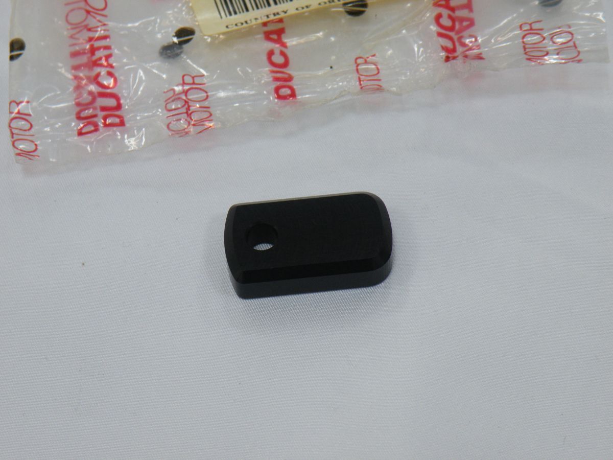 送料無料! 未使用品 966190AAA DUCATIドゥカティ SS 純正 INDICATOR BORE COVER 1個入り RHA0052拍卖