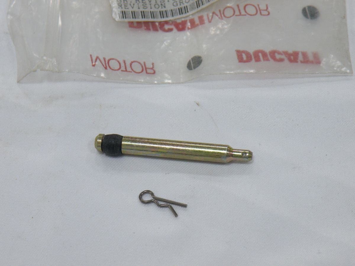 送料無料! 未使用品 000080301 DUCATIドゥカティ 748 916 900SS M900 純正ブレーキパッドピン 1個入り RHA0074拍卖