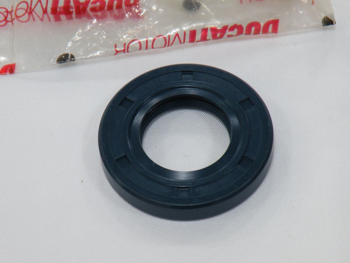 送料無料! 未使用品 066049268 DUCATIドゥカティ696 750 900 SS 純正 OIL SEAL 1個入り RHA0053拍卖