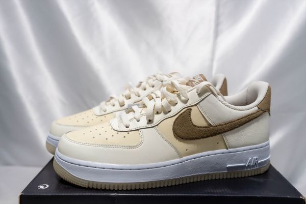 値下げ【新品】ナイキNIKE シューズ Air Force 1 '07 LV8 Sail/Khaki/Coconut Milk/White FN5832-101 エアフォース 29cm拍卖