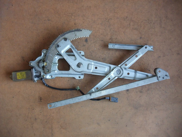 PY32/セドリック/左フロントドアPWモーター/左フロントドアレギュレーター/左/フロントドア/PWモーター/レギュレーター/前/パワーウインド拍卖