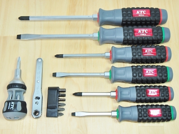◆KTC 樹脂柄ドライバー ラチェット DBRS06 ・TMDB8 セット★ラチェットスタッビドライバー 板ラチェット差替えドライバ 貫通ドライバ♪拍卖