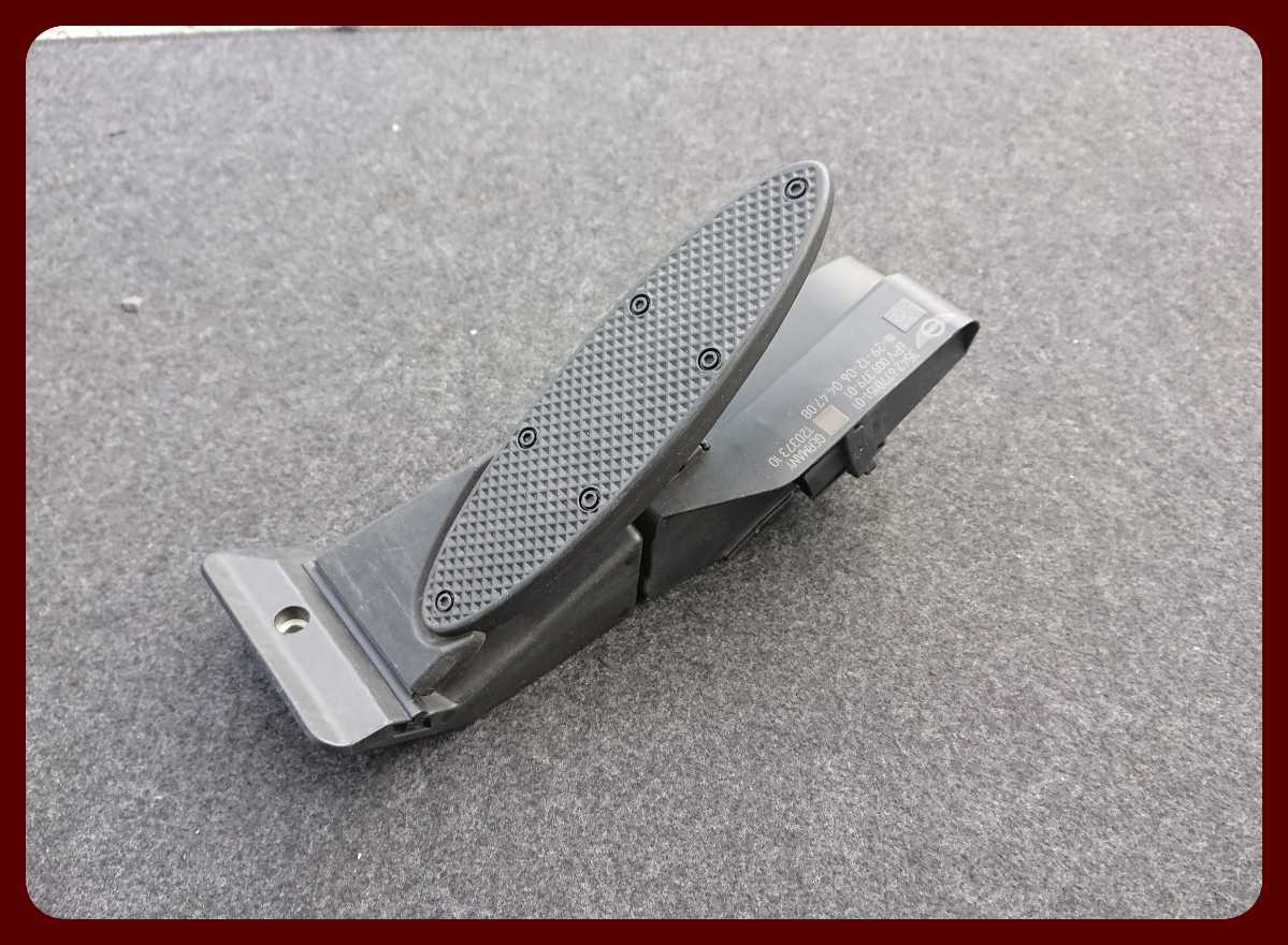 BMW MINI R56 ミニ クーパー アクセル ペダル 35426770151-01 3542 6770151 6PV009379-01 A-1409拍卖
