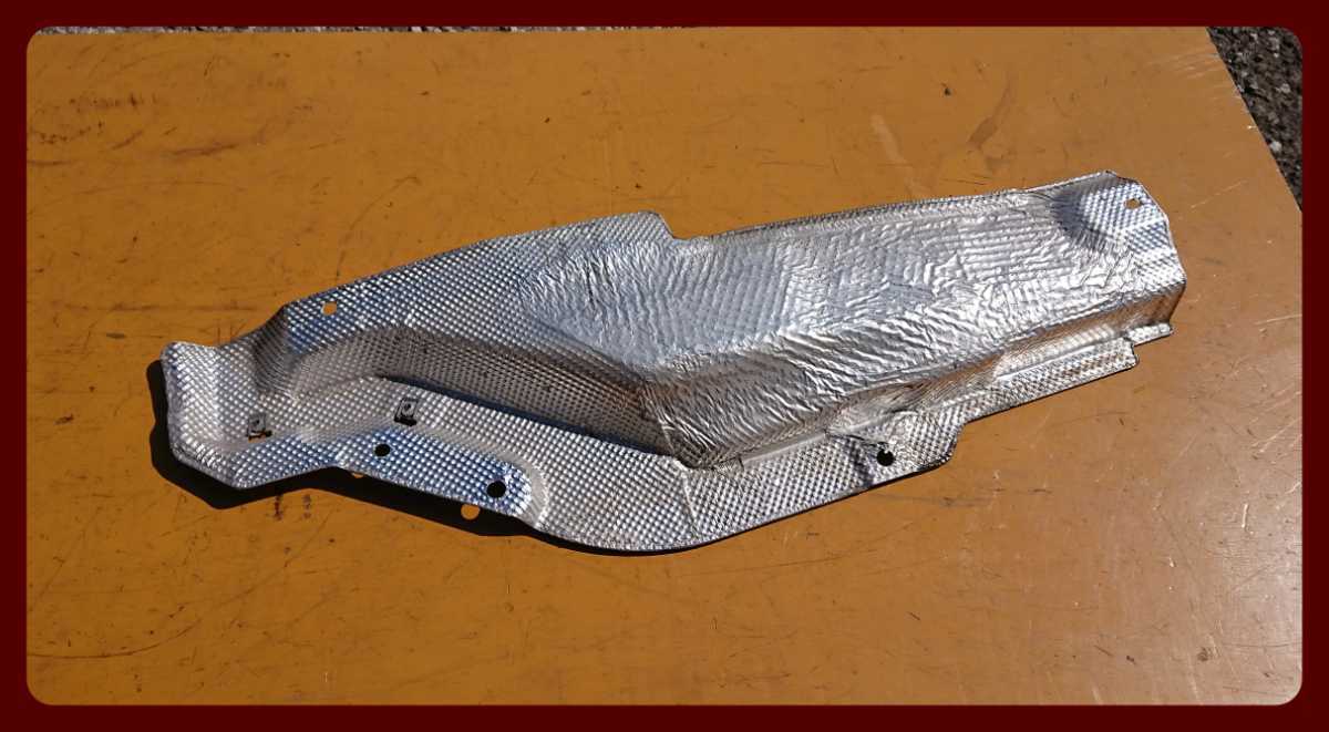 BMW E90 320i 3シリーズ ヒート シールド 遮熱板  5148 7059357 -10 51487059357 A-1256拍卖