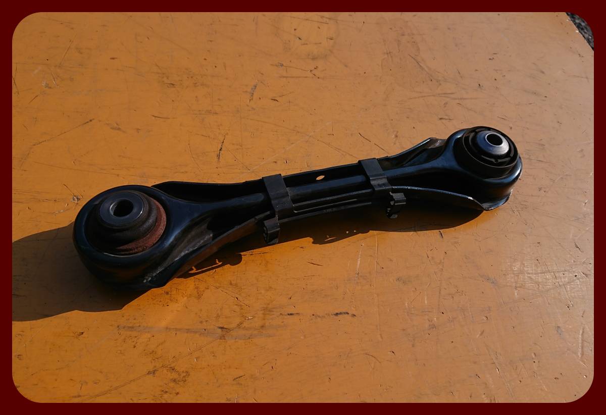 BMW E90 320i 2007年 リア  コントロール アーム トレーリングリンク アクスル ウィッシュボーン アッパー 10353212  A-1210拍卖