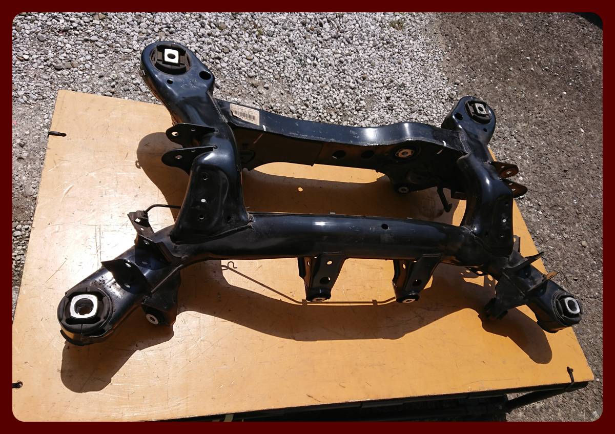 BMW E90 320i 2007年 N46 リア アクスル ビーム サブフレーム デフ メンバー 9415892 (検索 E81 e82 E91 E92)  A-1201拍卖