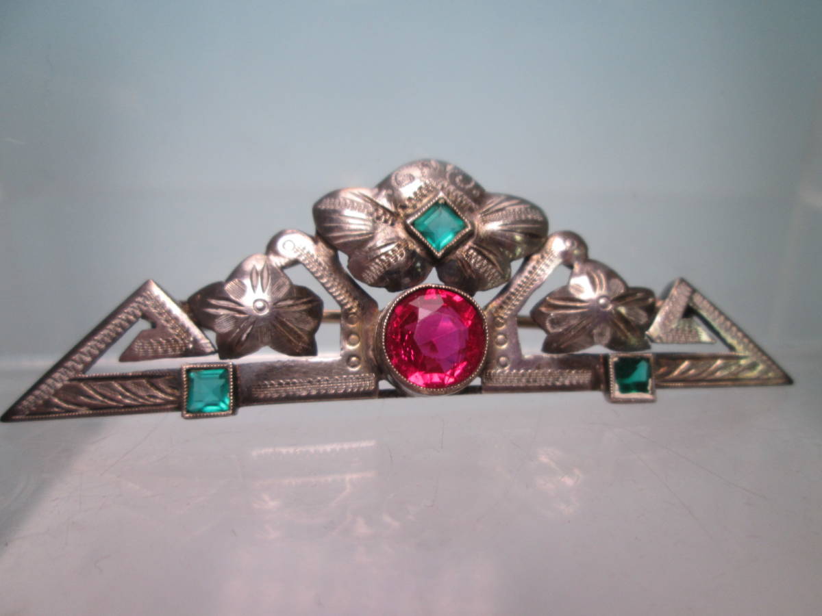 【江月】アンティークジュエリー・彫金細工 赤&緑硝子のブローチ 6,43g拍卖