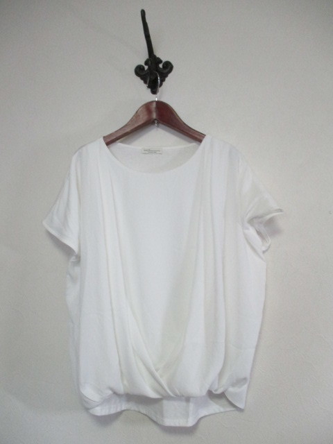 earthmusic&ecologyアース白半袖デザインカットソー(USED)40720)拍卖