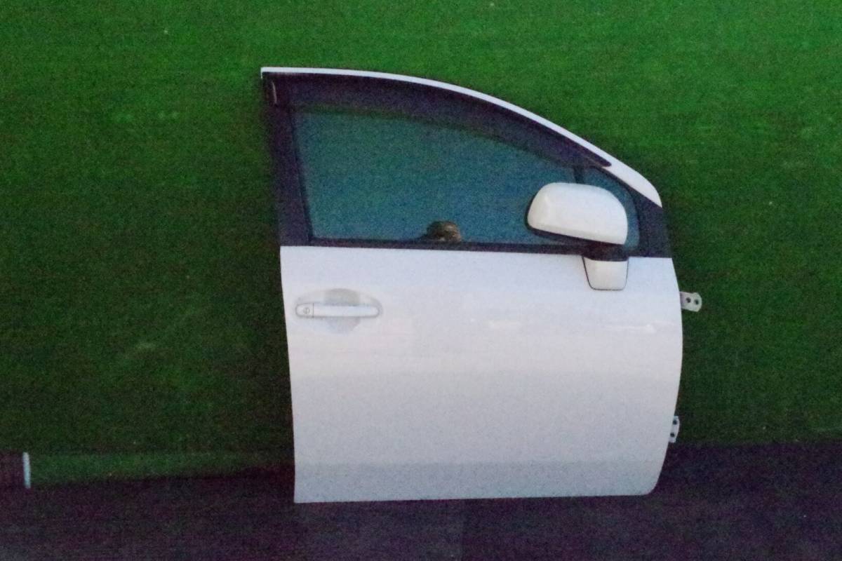 トヨタ パッソセッテ M502E フロントドア 右(ホワイト)拍卖