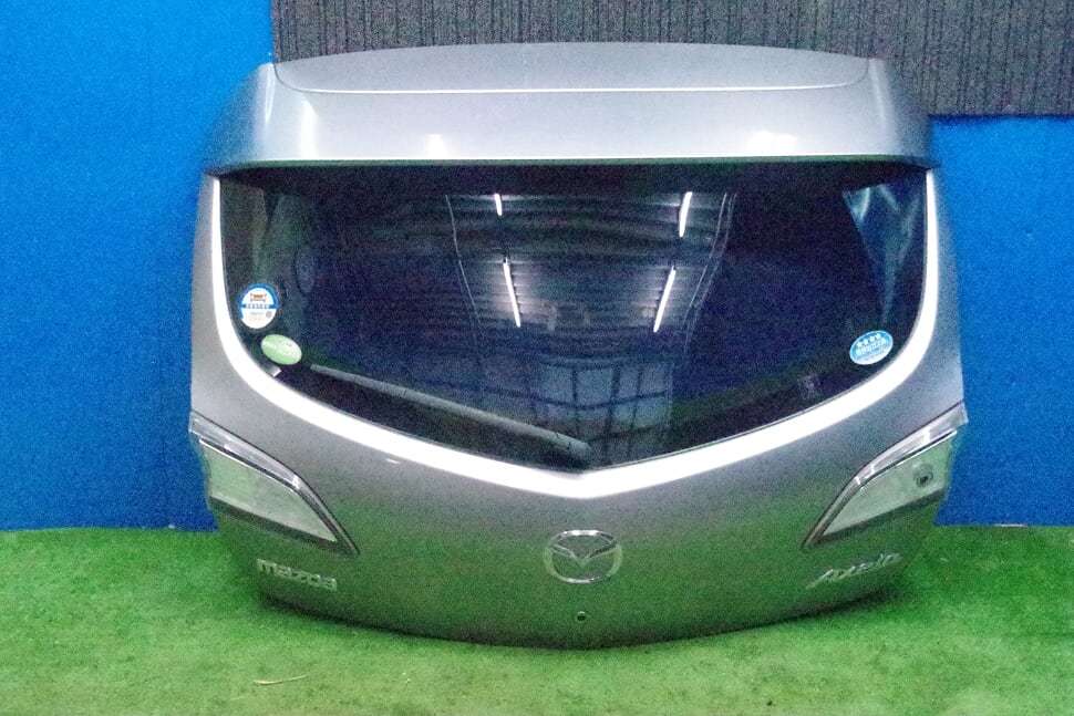 マツダ アクセラ BL5FW バックドア シルバー拍卖