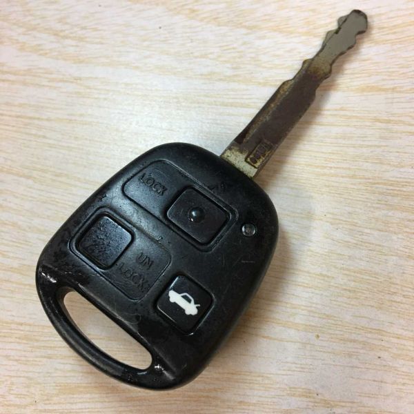 TA9275 トヨタ 20040基盤 純正 キーレス 3ボタン リモコン アリスト セルシオ プログレ等トランクボタン拍卖