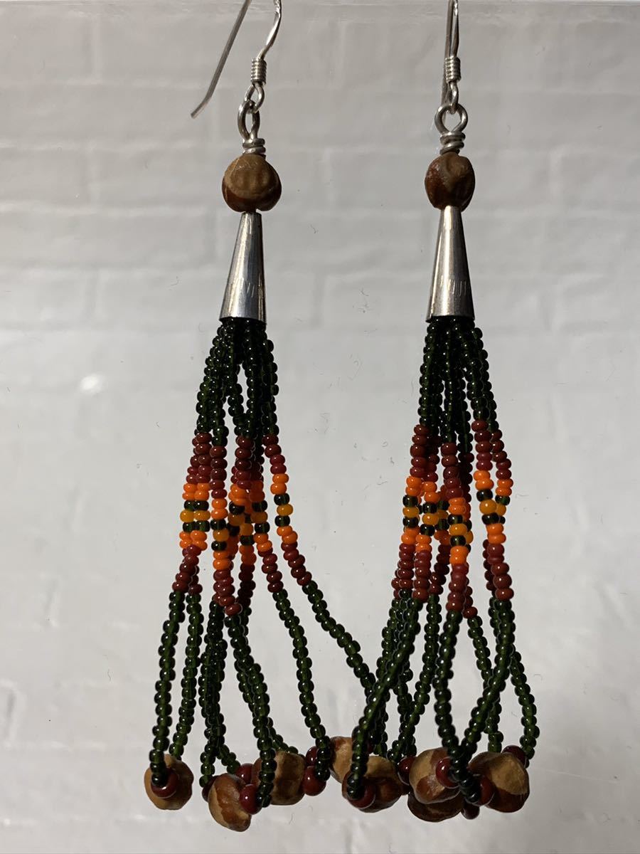 インディアンジュエリー ビーズピアス ビーズワーク シードビーズ 木の実 ハンドメイドピアス拍卖