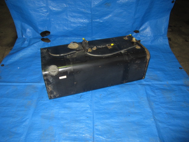 いすゞ エルフ  NHS69E  燃料タンク  フューエル  TOKYO RADIATOR 8971888610拍卖