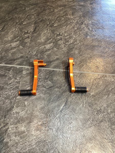 RC390 ブレーキペダル/クラッチペダル 中古品 C拍卖