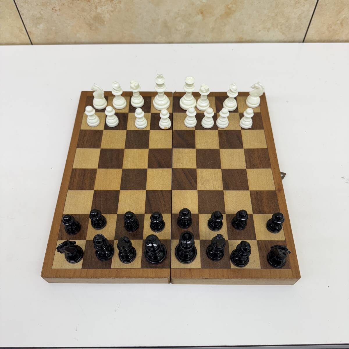 【中古】木製チェス盤26×26 プラスチック製駒 拍卖