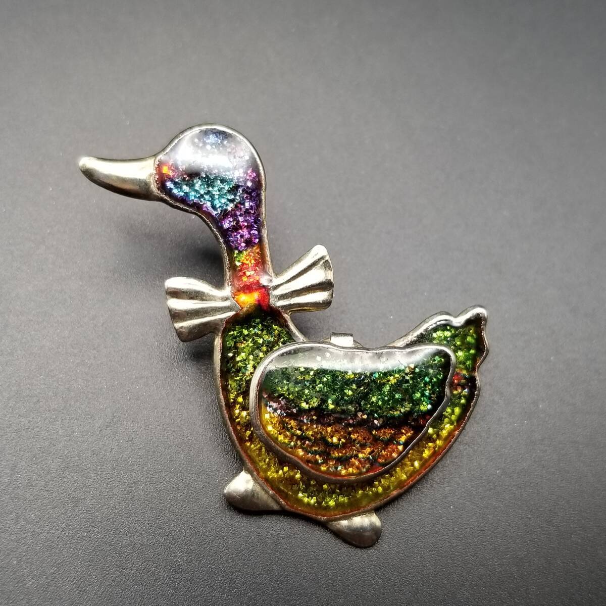 カラフル グリッターなアヒル 鳥モチーフ ヴィンテージ ブローチ プレートアート 艶感 レトロ キュート ファッションジュエリー Y22-O拍卖