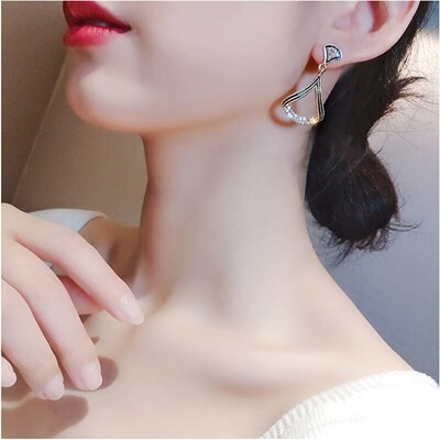 ピアス モノクロ 扇 韓国 ゴールド 中国 シンプル 白 黒 ホワイト #C810-3拍卖