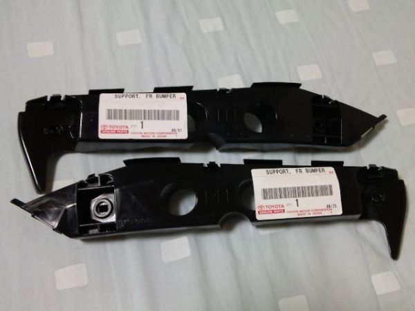 在庫希少!【未使用 トヨタ 純正】ウィッシュ 10系 フロントバンパー サポート/リテーナー 左右セット拍卖