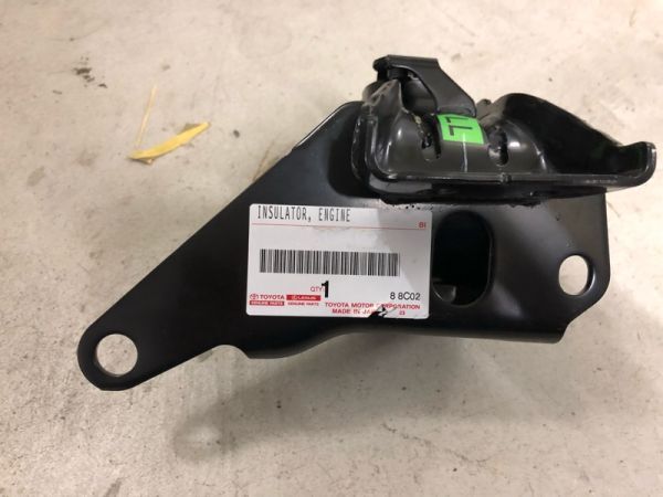在庫希少!【未使用 トヨタ 純正】ウィッシュ 10系 エンジンマウンティングインシュレータ LH拍卖