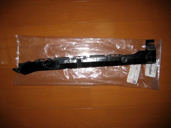 在庫希少!【未使用 トヨタ 純正】ウィッシュ 10系 リアバンパーサイドサポート LH拍卖