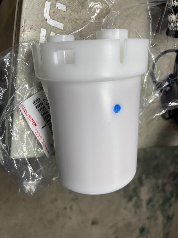 在庫希少!【未使用 トヨタ 純正】ウィッシュ 10系 フューエルフィルター拍卖