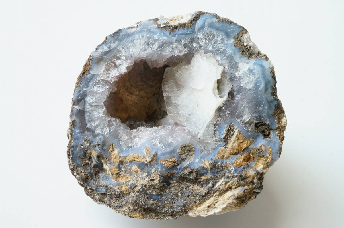 希少!昔の在庫なので上質!カルサイト結晶付き上質ブラジル産瑪瑙・メノウ・めのう・メノー特大原石ドーム289g拍卖