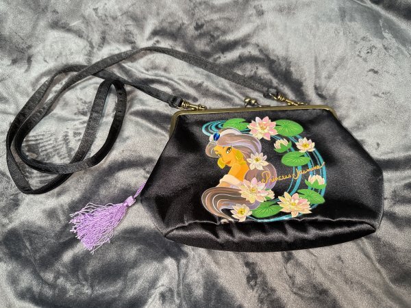 【極美品】ディズニーリゾート 限定品 プリンセスジャスミン がま口3wayバッグ ショルダー ハンドバッグ ポーチ拍卖