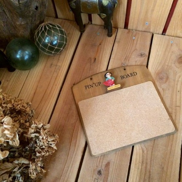 送料無料 フィギュア 人形付 壁掛コルクボード 木製 ウッド ウォール ピンナップボード PARQUE ESPANA パルケエスパーニャ 志摩スペイン村 拍卖