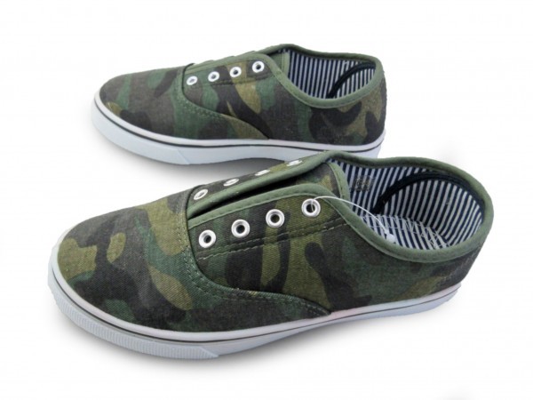 1円~cL732新品AAAローカット/スリッポンキッズスニーカー22㌢迷彩柄♂拍卖