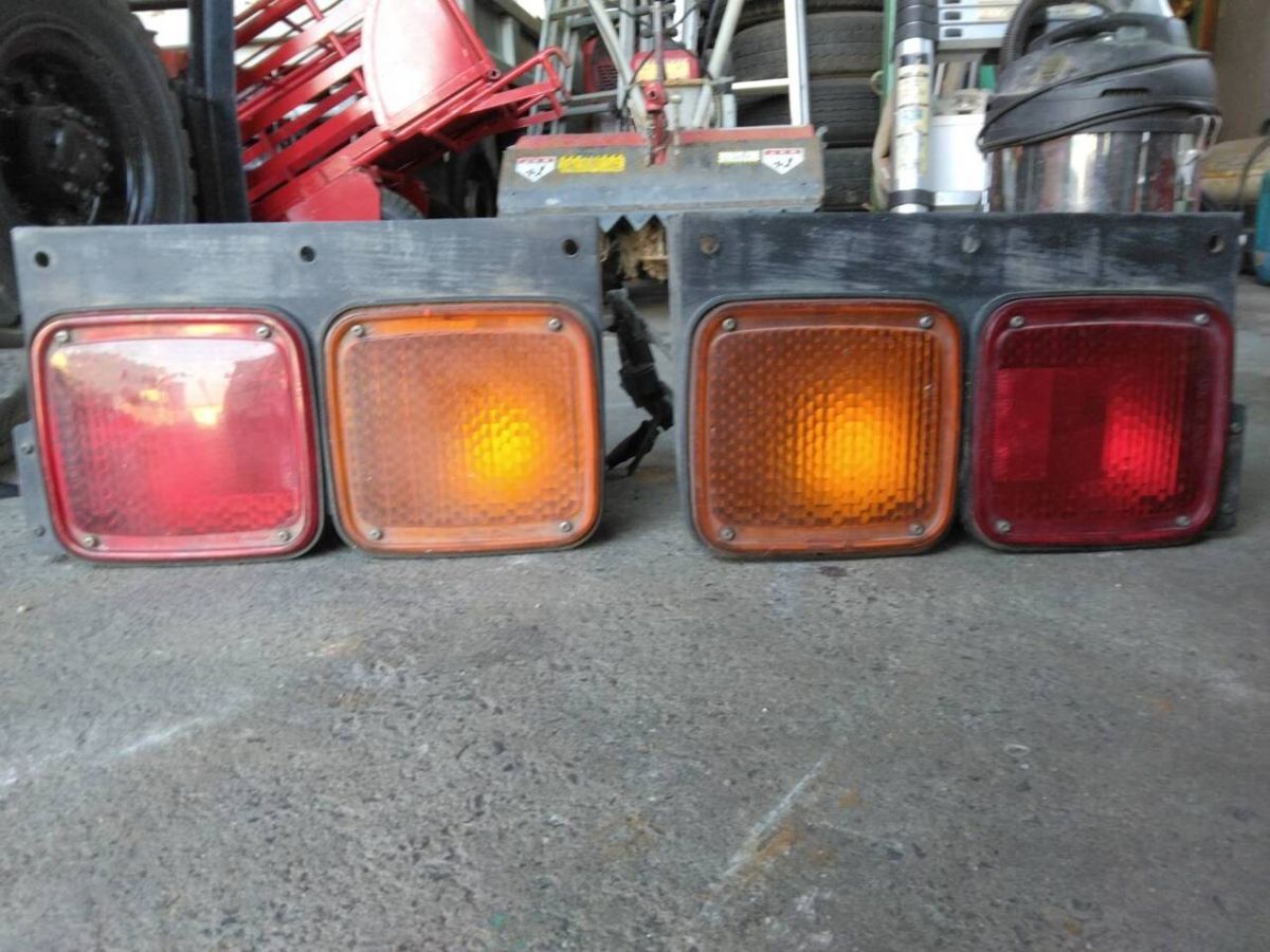 テールランプ 1セット KC-FK619G で使用(中古)【福岡県久留米市】LP07-10809拍卖